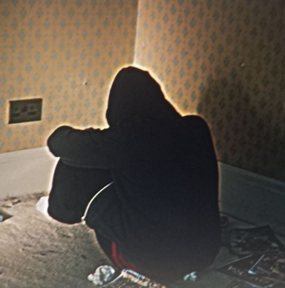 KaossEdge's tweet photo. DID U CATCH THIS EBM VID FEAT. KID LOOKS LIKE KE WEB ASSISTANT AND "BROGIN" KID FROM THE COVER OF BIOCONFUSED?!??! https://t.co/ttpWzLjyrt
