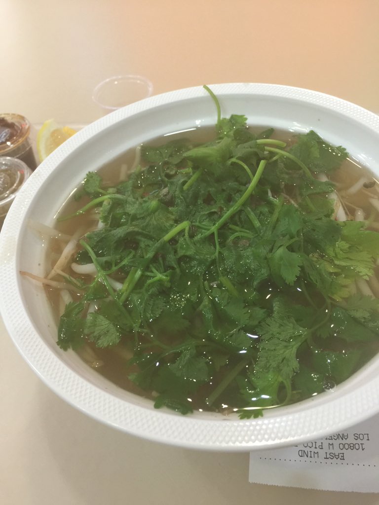 ZhagaMusicorama's tweet photo. Cilantro #souproud #yummers #foodsummit #Love to #eats2015 #vegetarian #veggie https://t.co/eNehmgEME5