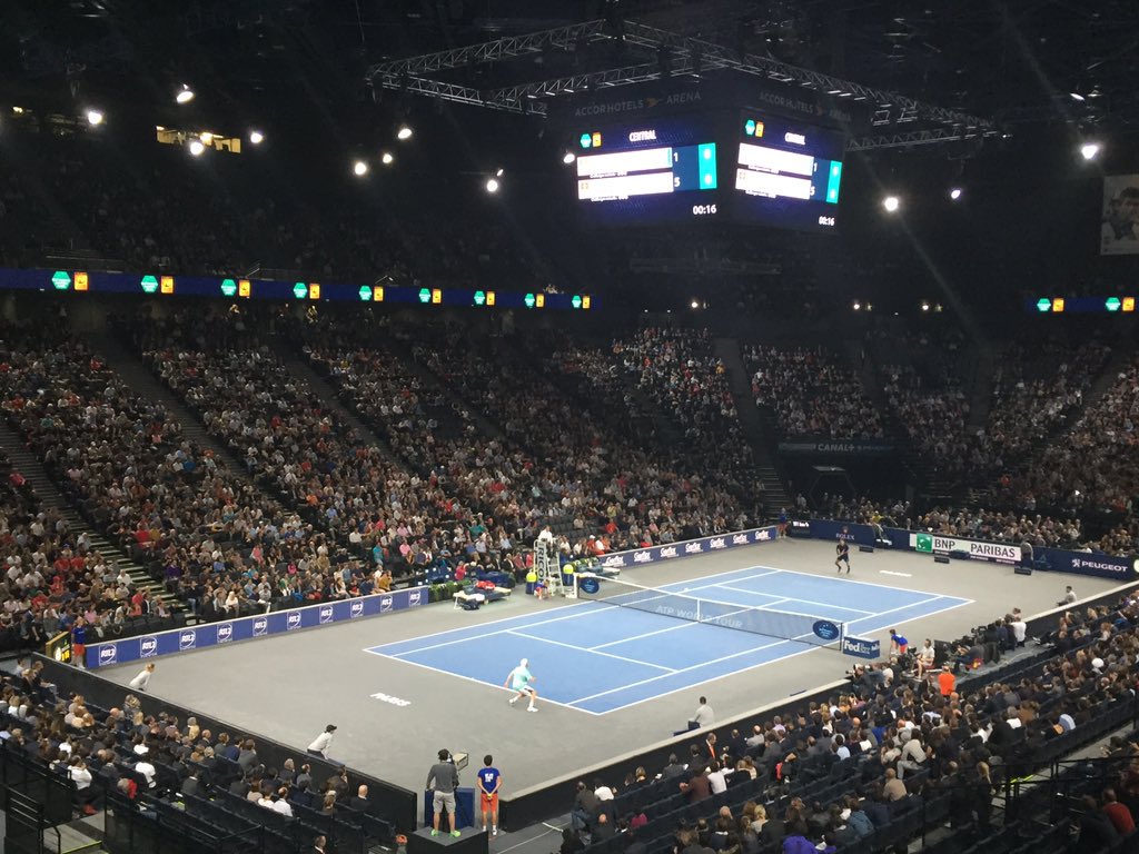 CelDerouillat's tweet photo. On est làààà 🎾🎾🎾 @AccorH_Arena @WeAreTennisFR @rogerfederer cc @Robin050489 https://t.co/bYDpiEo6Nd