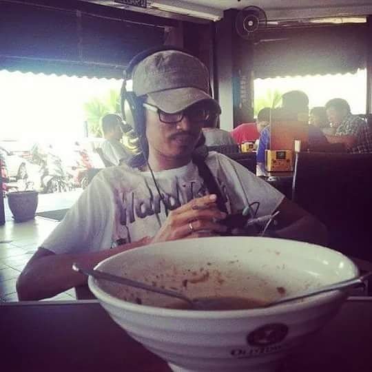 LARIMALAM_BAND's tweet photo. MAEL-VOX https://t.co/dgHgzcYF9V