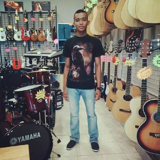 LARIMALAM_BAND's tweet photo. AJIM-DRUMMER https://t.co/zjSRv8NSgT