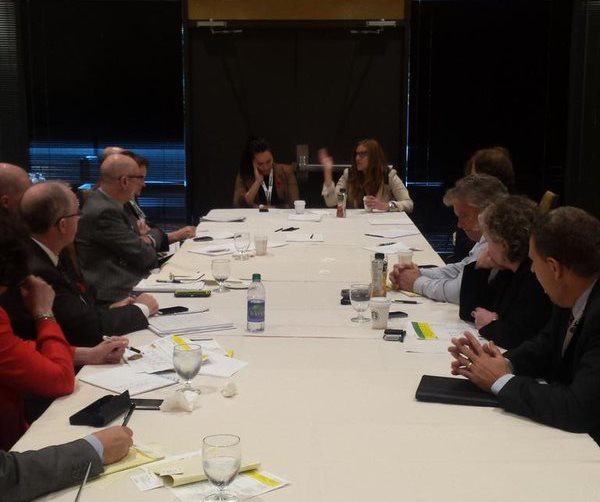 investir_canada's tweet photo. MT @canadip Excellente réunion avec P3 Canada au #P32015 avec la délégation des É.U. Apprentissage du modèle cdn P3 https://t.co/hMMwwGQwXx