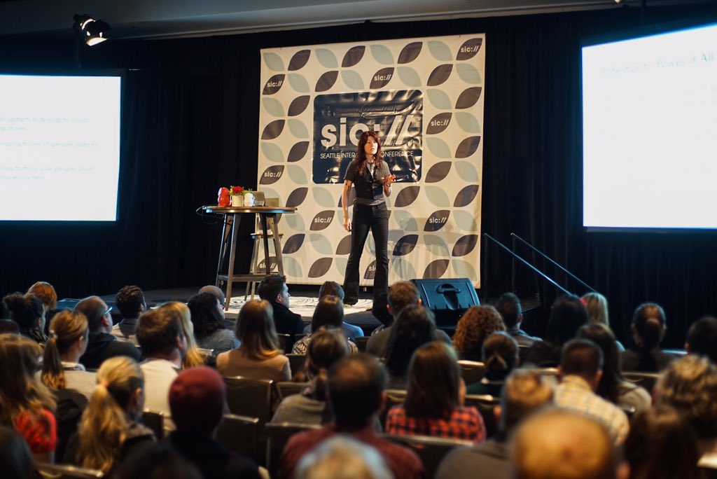 EdelmanSEA's tweet photo. Our own @mgntweed talking modern storytelling at #SIC2015: "Data will empower you to tell a more relevant story." https://t.co/QxLTUsh6f4