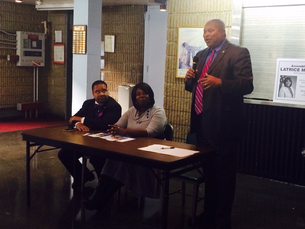 nysotda's tweet photo. Comm Sam Roberts speaks @ community Q&amp;A in Brownsville Bklyn w/ @AssemblyLWalker &amp; @SenatorHamilton. #SNAP #HEAP https://t.co/ow8ANkaocY