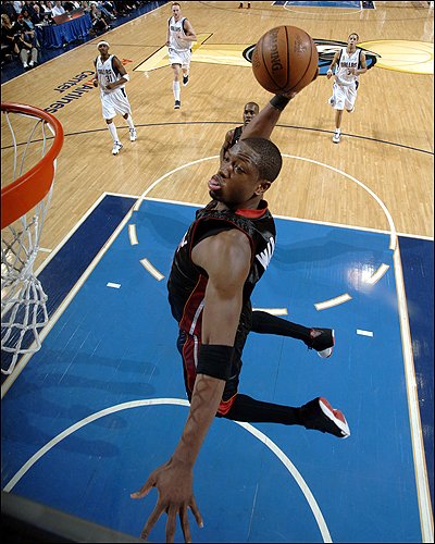 MiamiHeatBrasil's tweet photo. #1000Dunks #WaDeus #HeatLifer https://t.co/N5lyr84Qfx