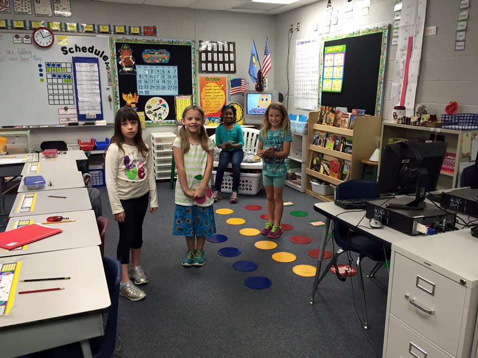 Union 2nd Graders beginning to connect the dots with computer programming! <a href="/CedarRidgePTA/">CedarRidgePTA</a> <a href="/PLTWorg/">Project Lead The Way</a> @PLTWDreier