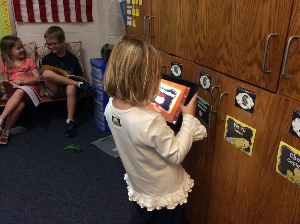 EcholsFirsties's tweet photo. PreK was on the hunt for the letter O in first grade! @WoodwayElem @Stephenson_WWE #wwlearn https://t.co/06qgA49gWm