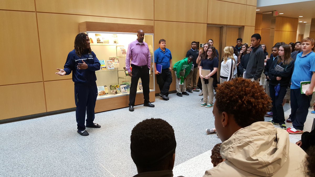mrfultonkms's tweet photo. @Charlotte49ers Kalif Philips talking w #kmseagles at the #uncc fieldtrip about being a student athlete #rolemodel https://t.co/H9VBbU3SJc