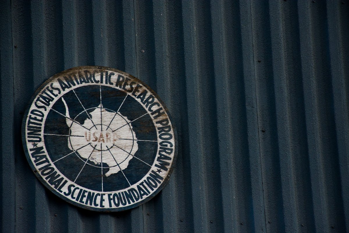 MikeLucibella's tweet photo. #TBT If you look hard enough, you can still find the old #USARP logo in a few spots around #McMurdo. #Antarctica https://t.co/k95J4kUeuO