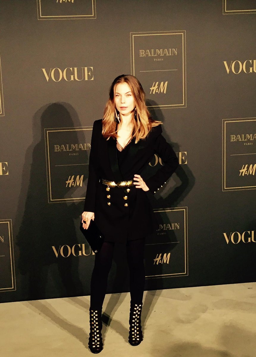 Iris_Rosendahl's tweet photo. Blaues Blut in Balmain! #Baronesse #NoravonWaldstätten  #HMBALMAINATION beim Launch von #Balmain #H&amp;M @BILD_Promis https://t.co/NwnE29hfhO