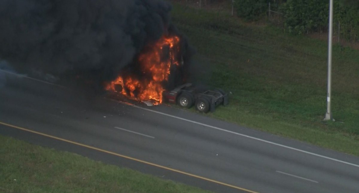 WATCH LIVE Cab of big rig on fire on northbound US 27 near Okeechobee Road bit.ly/1c2Olo3?utm_me… https://t.co/rsLtl1Z2xf