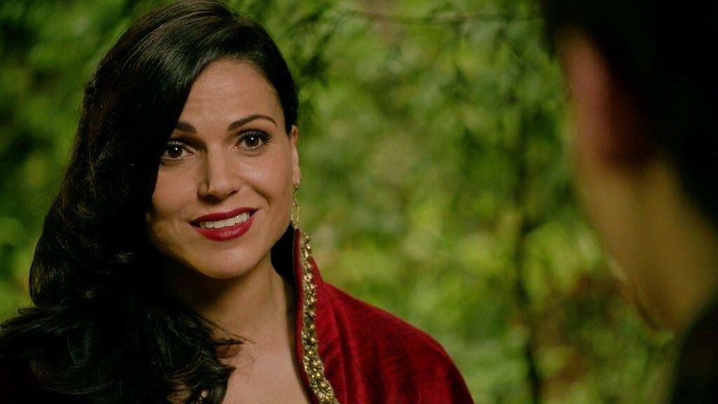 jenn_roseee16's tweet photo. I love this picture of @LanaParrilla! She is everything you could ever want in a idol!๐๐ #EvilRegaIs https://t.co/Frc33Mh98z