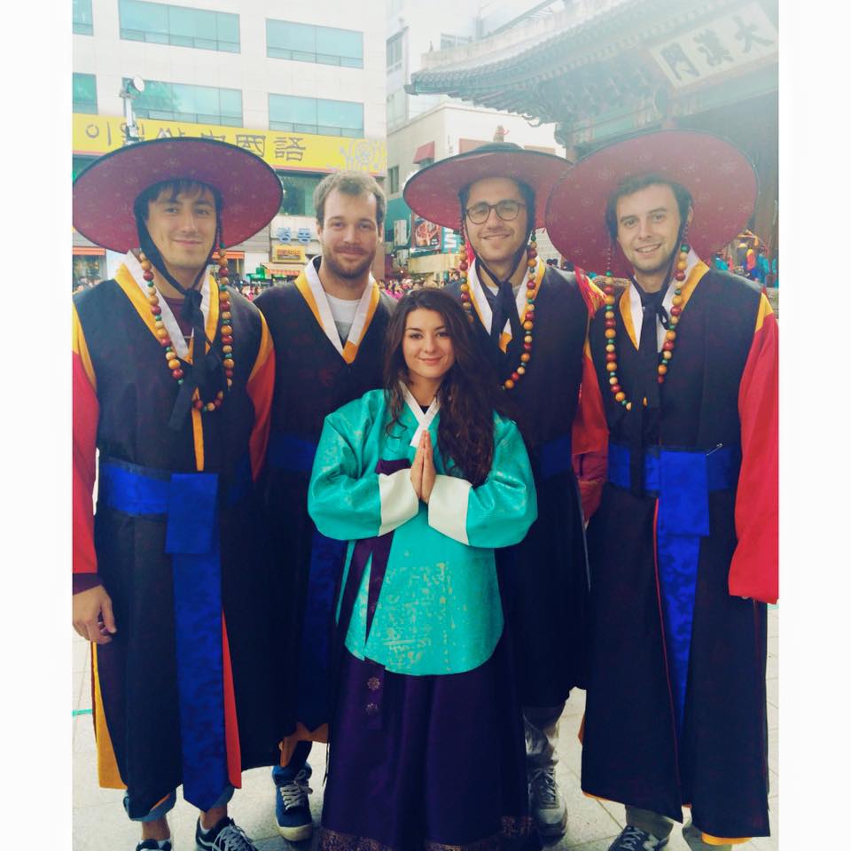 LeoAventure's tweet photo. On est parti rejoindre les copains en échange à Séoul et on revient en pleine forme pr le #WEILA ! Soyez prêt ! J-3 https://t.co/F0ekUs3zwQ