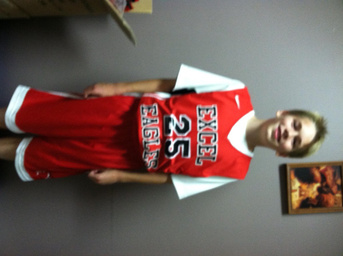 ExcelEagles's tweet photo. Love those new Basketball Unis. #ExcelEaglePride https://t.co/x9jwmmFCr2