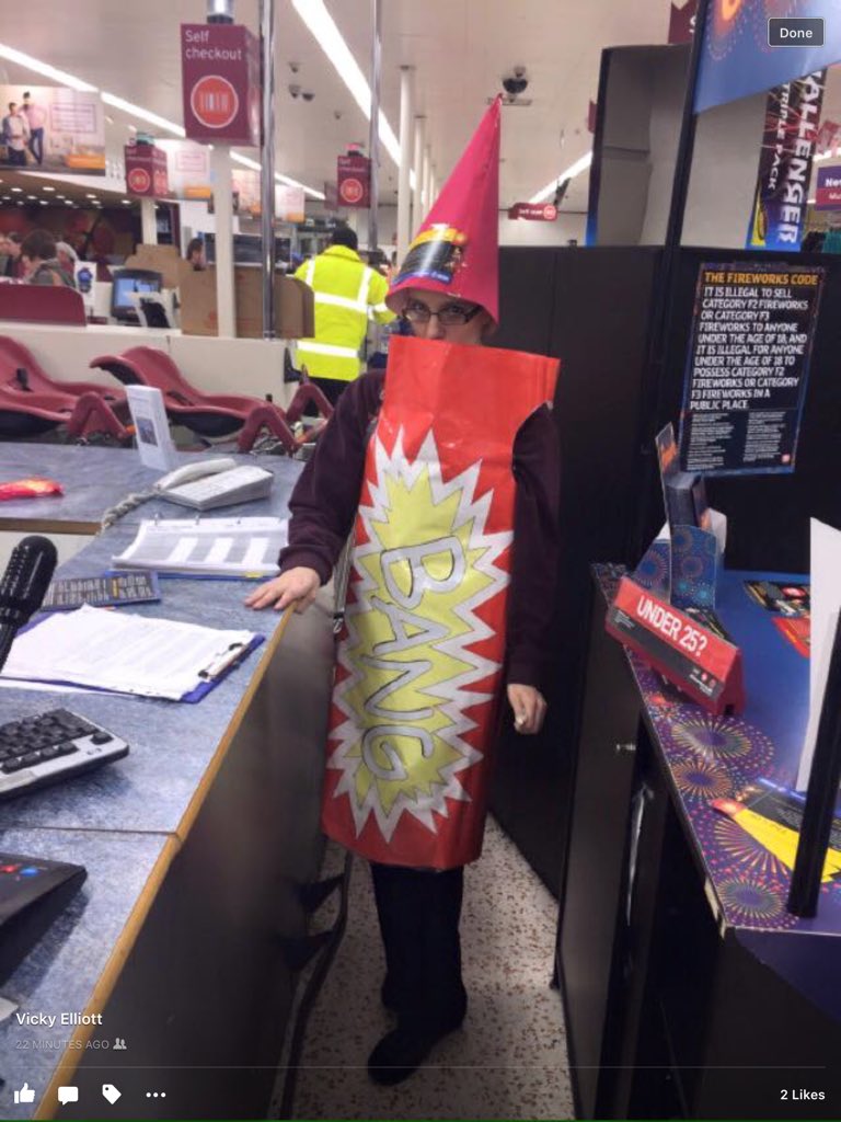 kazzyg1521's tweet photo. Vicky . The worlds biggest rocket @ManorWalks #N04JS #cramlington#woosh#howdoesshebend. https://t.co/MRhmkW9H43