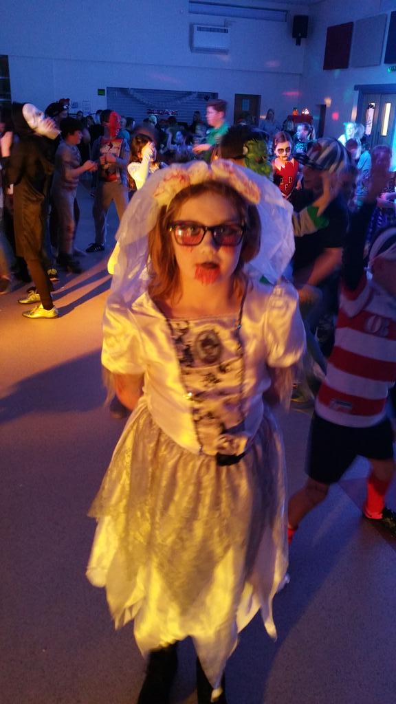 LitchardPrimary's tweet photo. Another great #FOLPS Jnr Halloween Disco. The children ♡'d it! @FOLPS https://t.co/UEBpAoPTg7