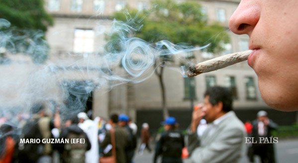 el_pais's tweet photo. ÚLTIMA HORA | México legaliza la marihuana con fines recreativos https://t.co/pDwRmpwXWt https://t.co/iYvkKY3W9e