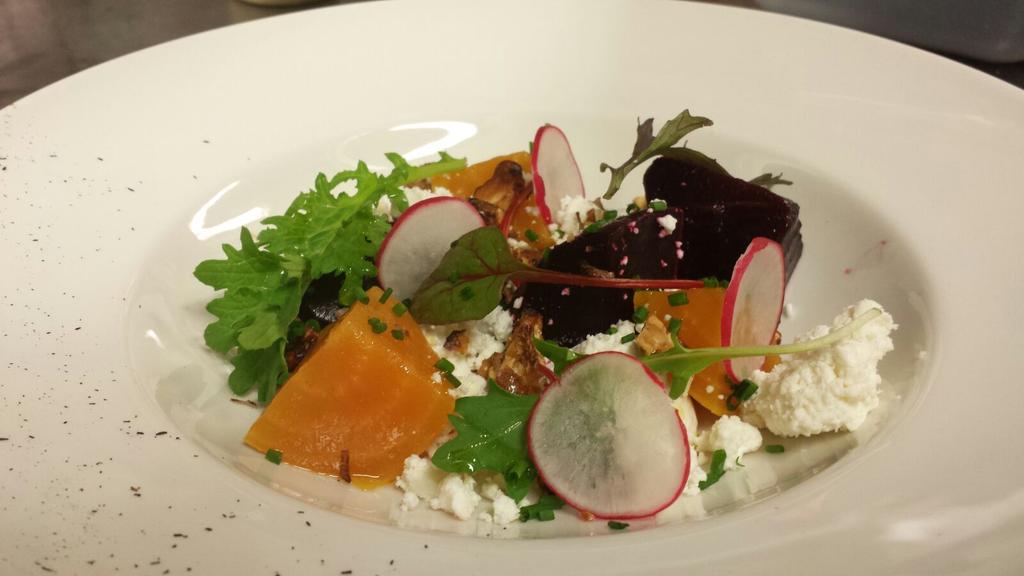 FiachraKenny's tweet photo. Goats cheese, beetroot, radish, candied walnut salad - starter @GreenHenDublin #popularmenu #vegetarian https://t.co/DSKbHMIk6V