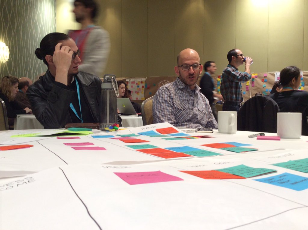ElviRNissen's tweet photo. @jboogie getting up-close and personal with workshoppers on #UI20 https://t.co/eCPUWVY5uA
