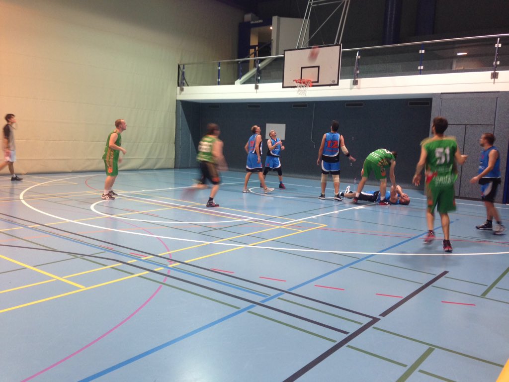 Les_Loutres_BBC's tweet photo. #block #ontime #1stQuarterWinner https://t.co/6hZBqd6Gqx