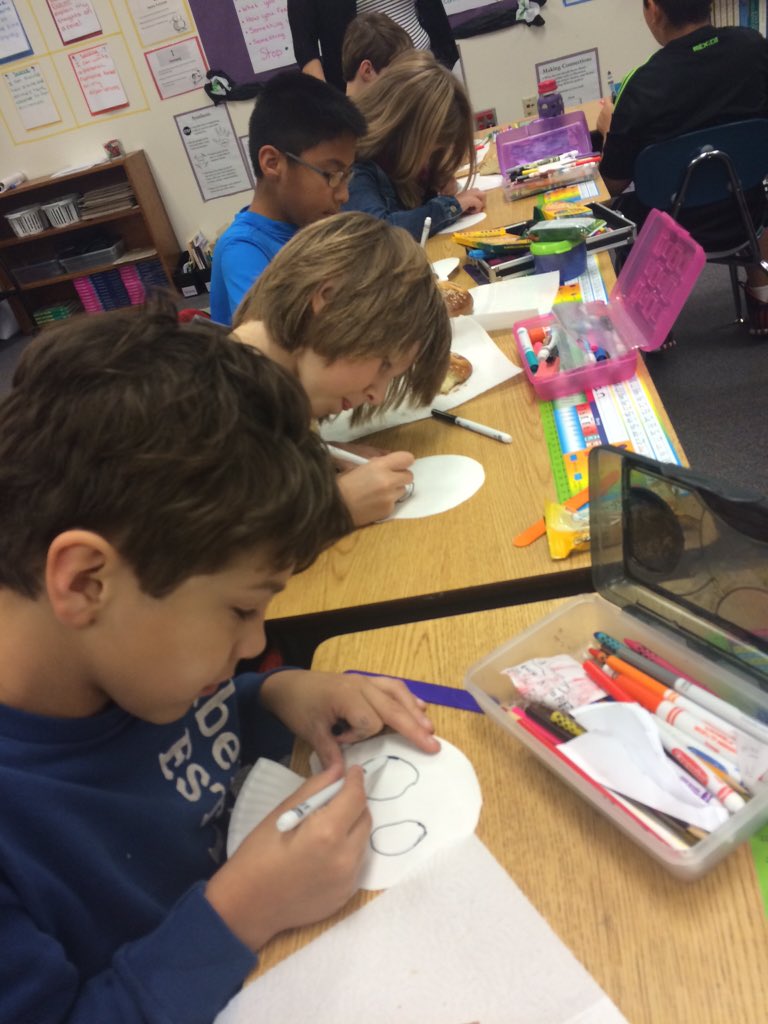 MTCLR_4thGrade's tweet photo. Celebrating Day of the Dead #celebratingculture https://t.co/FwAqalQdHL