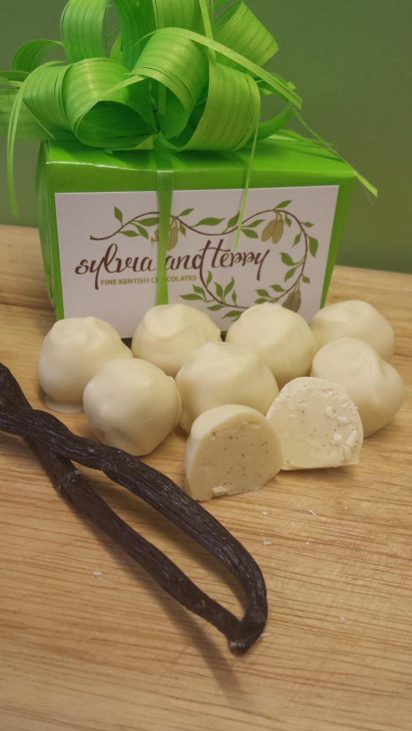 sandtchocolates's tweet photo. Fresh cream #Chocolates hitting the streets of @FavershamMarket Sat and @TonbridgeFmMrkt  Sun #vanilla #chocolate https://t.co/qreh0S3jxm