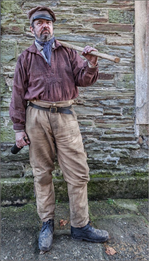 <a href="/1850victorian/">The Victorian</a>: Image by Eric Williams ,1851 navvy ,ragged Victorians living history group