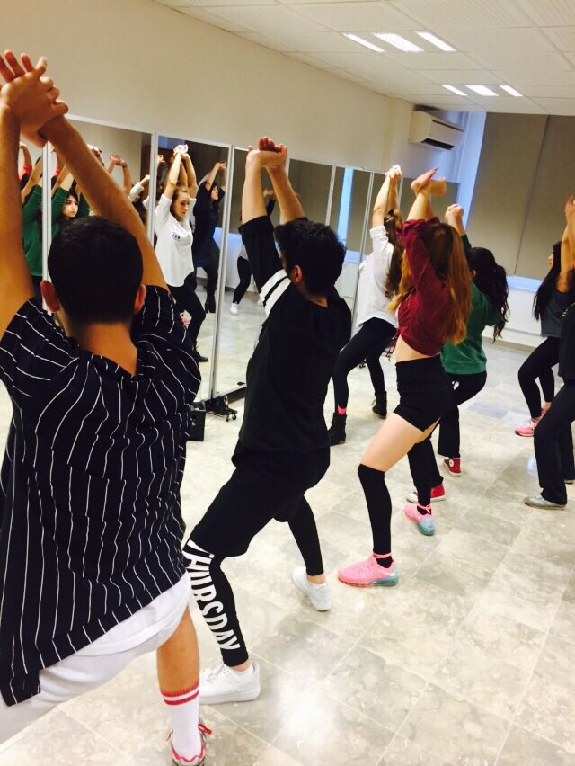 Çisil Sıkıyla HİPHOP derslerimiz başladıııııı 😄👍