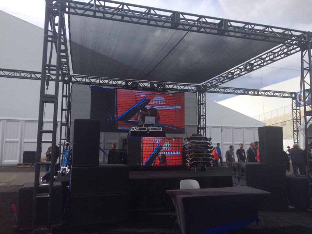llumarfilms's tweet photo. @officialwcc showing #LLoveLLumar at #SEMA2015 #windowtint @semashow https://t.co/CI6FgWxIhS