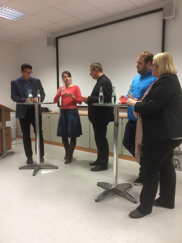 TabValBu's tweet photo. Heute war eine Diskussion beim @dgb_wuppertal zum Thema Industrie 4.0. Danke @guido_gruening für die Moderation! https://t.co/FKwgbl4a7f