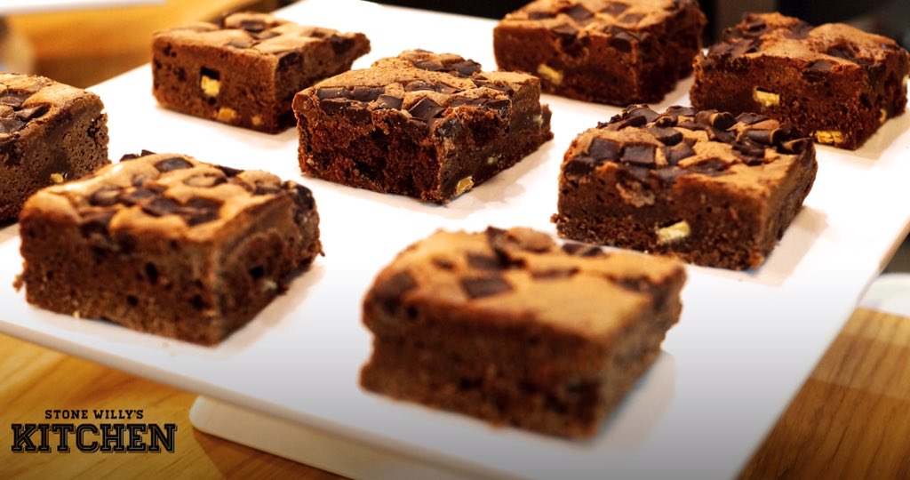 SwCorporation's tweet photo. Who doesn't love a free brownie!? Buy any hot drink and get a brownie absolutely free!
Mention this post to redeem. https://t.co/I9PpccGitg