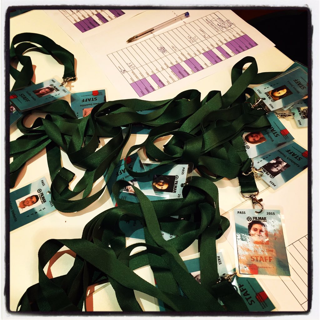 FestivalFILMAR's tweet photo. Merveilleuse séance avec nos bénévoles! J-10 @FestivalFILMAR #lovebénévoles #filmar2015 https://t.co/ocgqMexAHF