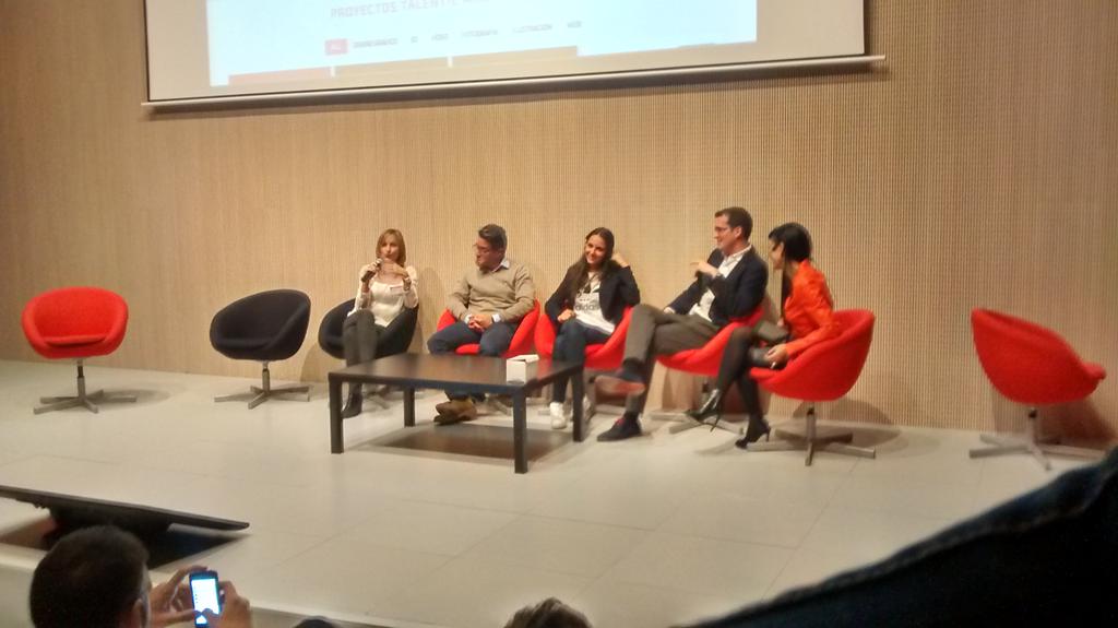 Moreno_Leyre's tweet photo. #TALENTic mesa redonda @ClanCEOSMK  para que no me digas @Ra_Malone_ https://t.co/dneAjY8MHo