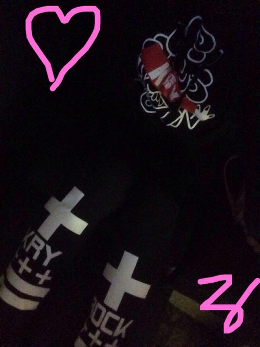 ご無沙汰でするԅ (>﹏< ԅ)  もともと気まぐれツイだったのが気まぐれ通り越しましたԅ (>﹏< ԅ)  一応元気に存在してるです(o･&omega;･o)ゝ  全身KRYしゃん&hearts;️ https://t.co