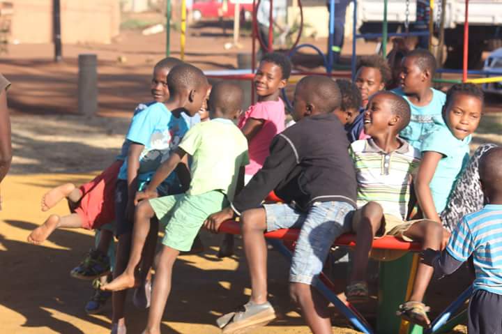 Kgosientsho_R's tweet photo. Refilwe Manor Community Park is now fully functional. #SafePlayArea #2ParksPerWard https://t.co/9VnUumaGzF