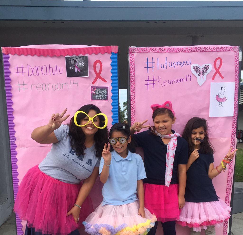 rea_sharks's tweet photo. 6th graders service learning. Proceeds go to @AmericanCancer #Dare2Tutu #tutu #tutuproject #CancerAwareness https://t.co/r8xO4uZgtL