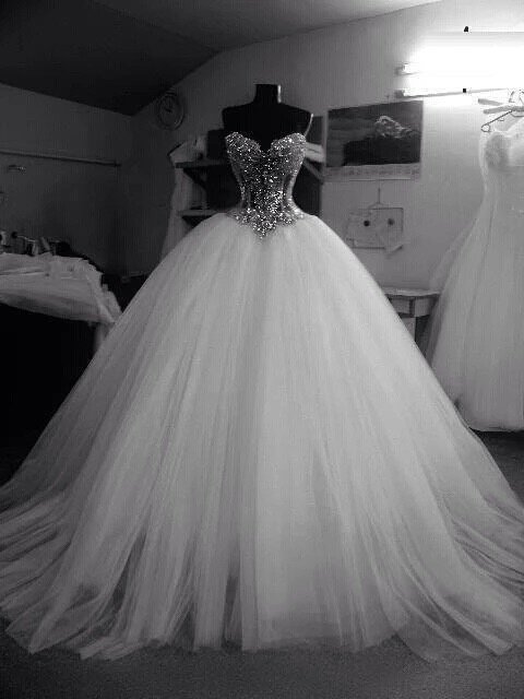 JakeftLeonard's tweet image. Image via We Heart It, I love this dress😍🔥💯 weheartit.com/entry/205877234
