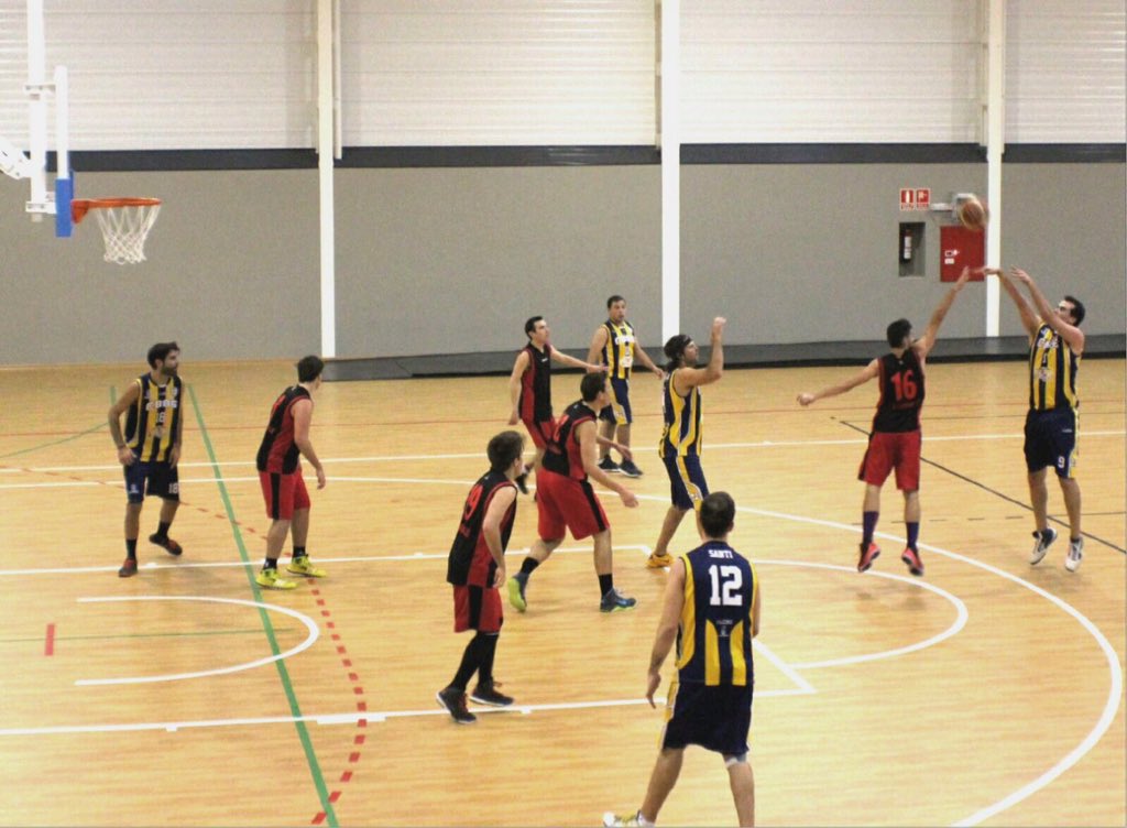 baloncesto_86's tweet photo. Alguna foto del debut en la 15/16! #CB86 #BasketFino #YebesValdeluz #Equipo #Colegas https://t.co/FaktVBRB3M