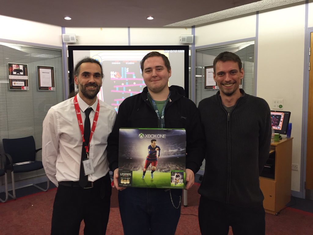 StaffsComputing's tweet photo. Our lucky #DigiTech2015 XBOX One winner is....Luke! - BSc Hons Computer Games Design &amp; Programming @StaffsUni https://t.co/8EBW1SzWed