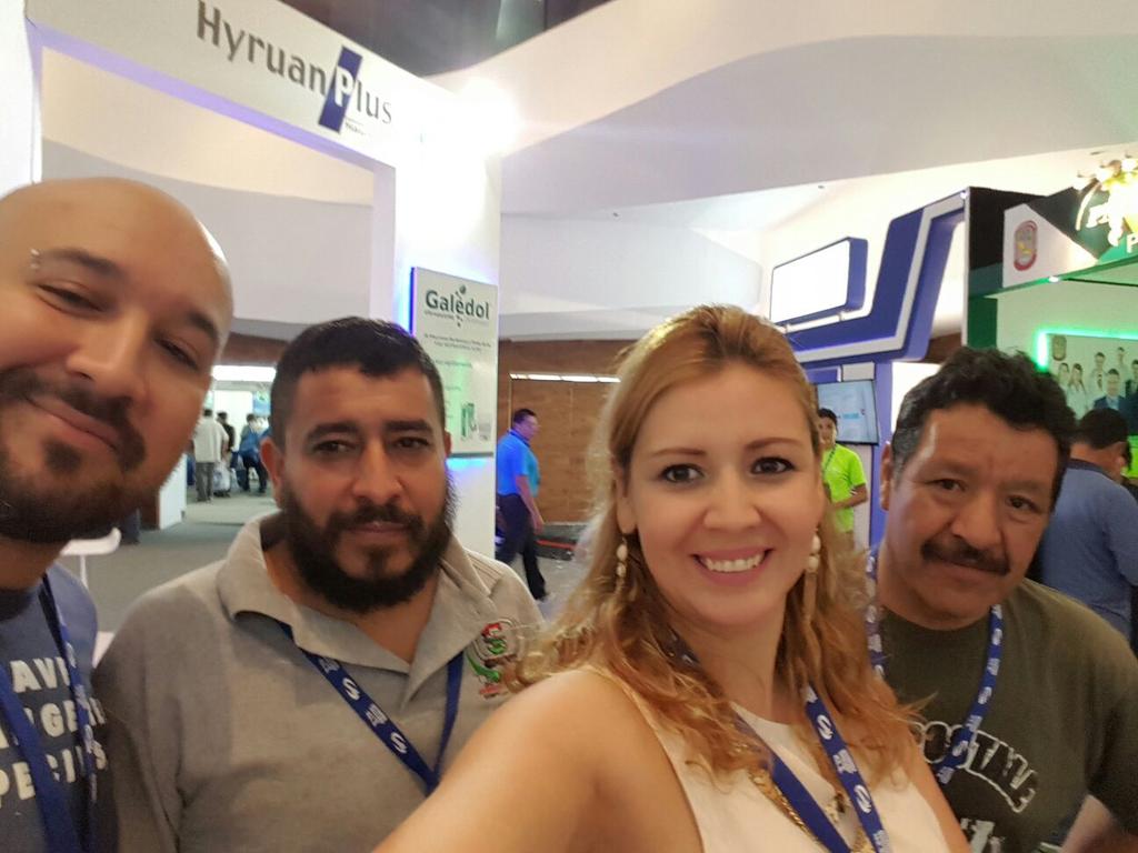 standydisplay's tweet photo. La  parte  más importante  de  nuestra empresa  son  nuestros  trabajadores,  #ActitudAyV https://t.co/qsXdHwQp02