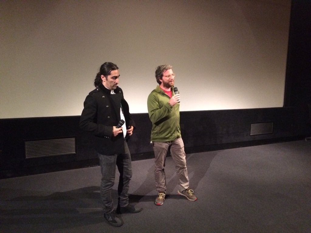 entespettacolo's tweet photo. @fpontiggia1 presenta Fariborz Kamkari regista di #PitzaEDatteri https://t.co/viJ9d8yJbI