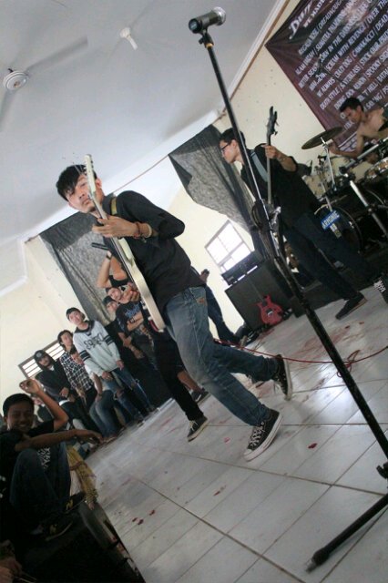 Over The Hump (@othump_official) on Twitter photo 