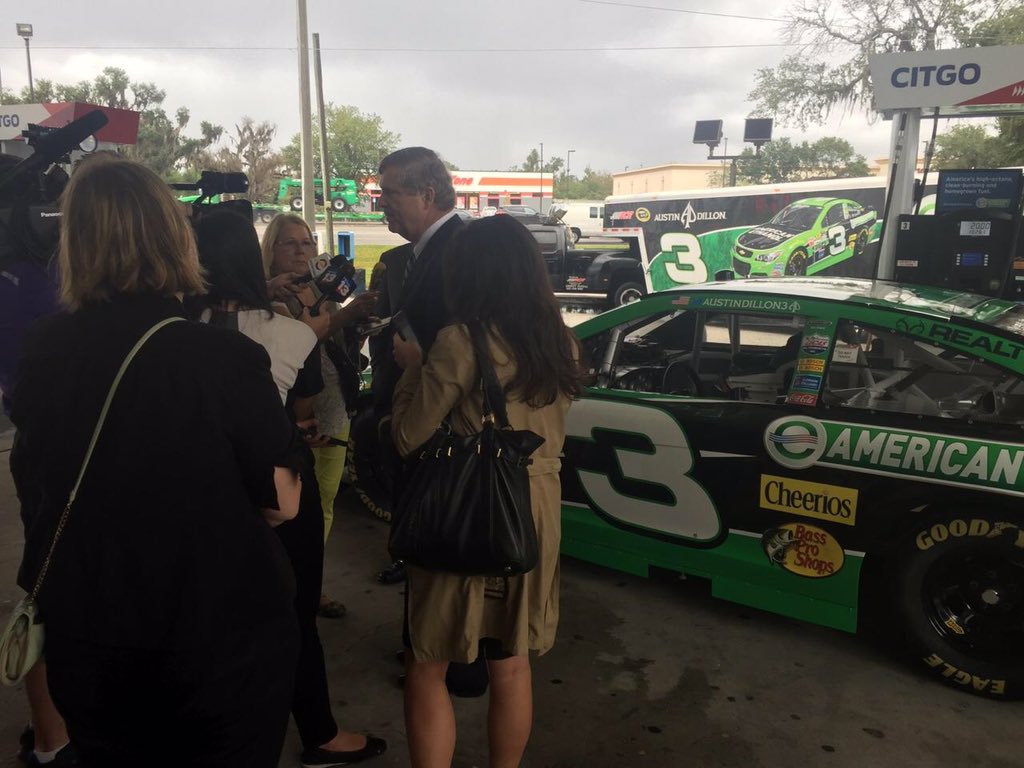 .<a href="/TomBuisGE/">Tom Buis</a> joined <a href="/USDA/">Dept. of Agriculture</a> Sec Vilsack to announce biofuel infrastructure grants for 21 states to install ~5,000 pumps