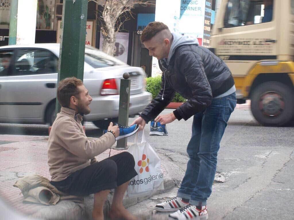 BanksyOfficials's tweet photo. If you can't find one,be a good guy,making the world better one person at a time https://t.co/atYMYCVx5U