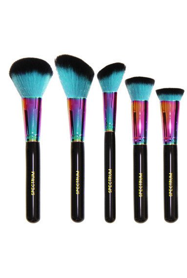 TheClothesShow's tweet photo. RT and follow us & @Spectrumbrushes to be in with the chance of winning these brushes! Good Luck! #SpectrumWINNER https://t.co/ZEtSzjKzAc