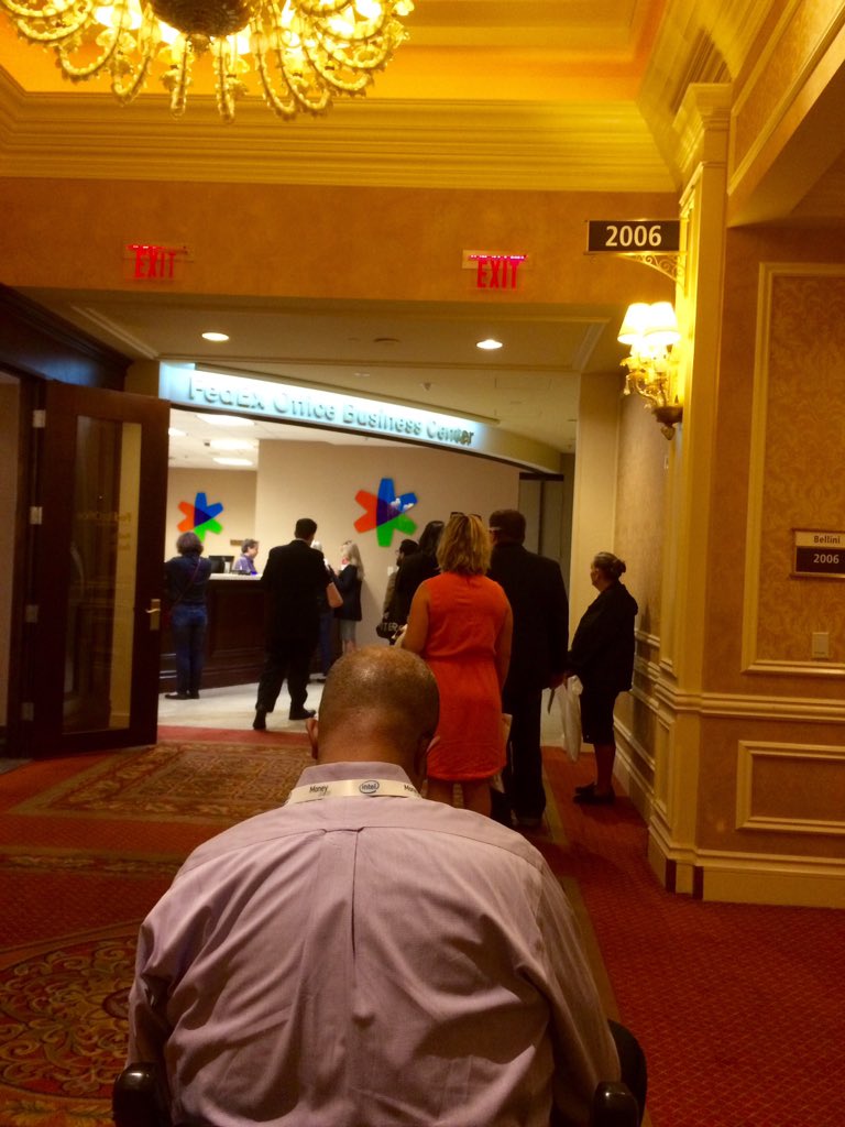 tippy9058's tweet photo. Shipping out of #Money2020 @FedExOffice @VenetianVegas . Line longer than SuperBowl tix line. #missingmyflight https://t.co/WXDON37eVj