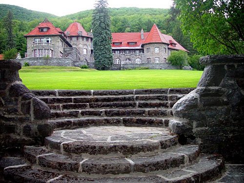 GACfan22's tweet image. @Jchawes  all new #GhostHunters episode #SouthernVermontCollege @Jchawes @dustinpari @SteveGonsalves1 @davetango