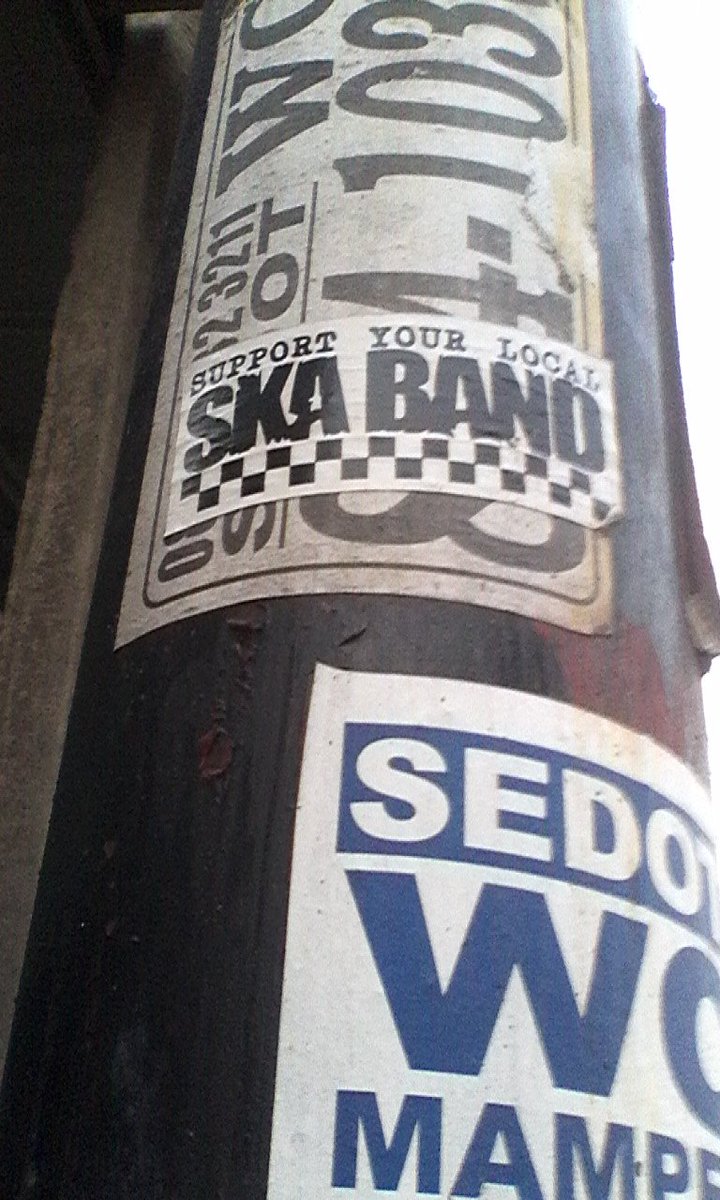 ultraska06's tweet photo. Tetap support band ska lokal ya ;) #NevermindTheSedotWC #TakingOver
#SupportYourLocalSkaBand https://t.co/vbKuCivoFw
