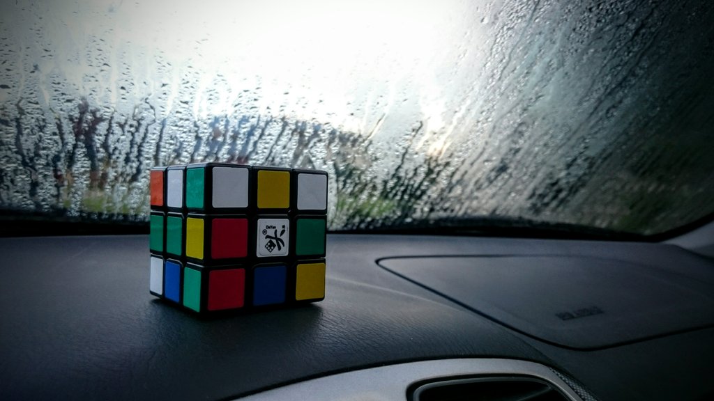 jamesslougheed's tweet photo. Sometimes I bring this to work just for everyone to ponder over its complexities #rubikscube #speedcube #lifepuzzles https://t.co/XR7IzPlqhZ