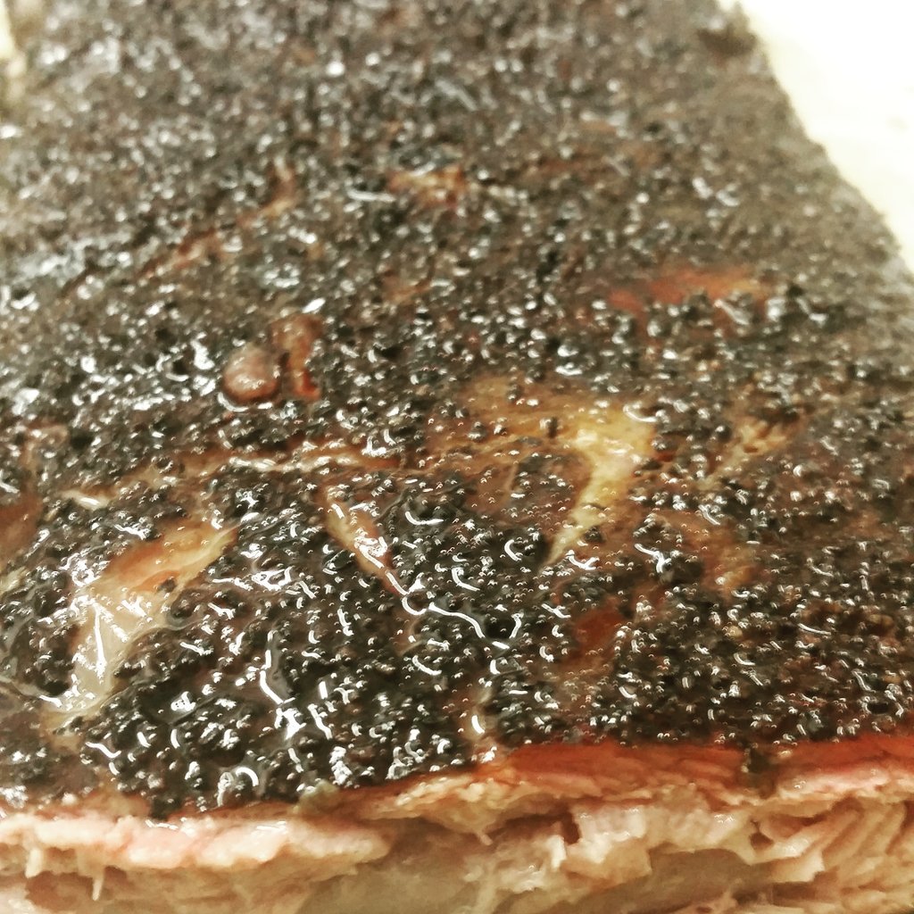 PitmasterEMO's tweet photo. Sweet tea glazed spare ribs. King's Hwy. 1012 N. Flores. https://t.co/N5XiXYMe3h